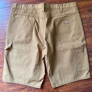 Dickies Men's Tan Cargo Shorts